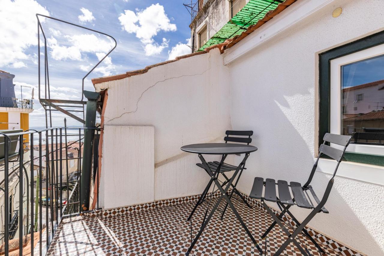 Alfama 2Bdr Duplex Apartment W/ Balcony By Lovelystay Lisboa Exteriör bild
