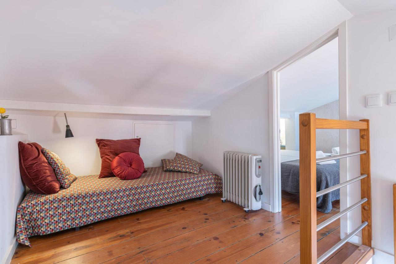 Alfama 2Bdr Duplex Apartment W/ Balcony By Lovelystay Lisboa Exteriör bild